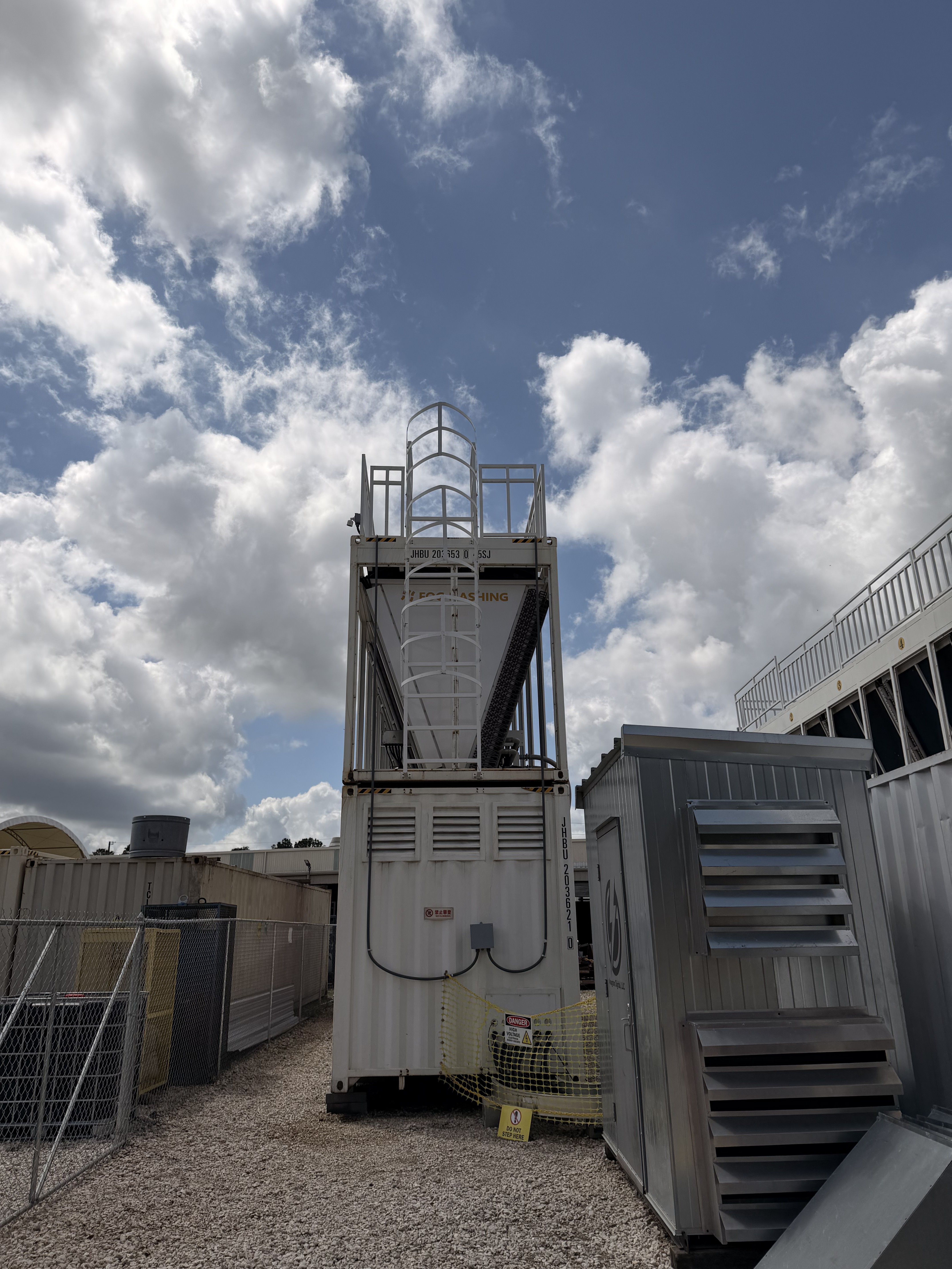 24/7 on-site physical security at Fathom Labs bitcoin mining facility in Texas
